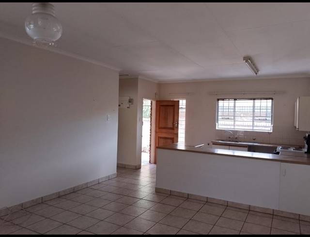 1 BEDROOM TOWNHOUSE FOR SALE IN NORTON PARK